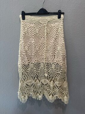 POL Crochet Skirt With Liner To Mid Thigh Sz M GUC